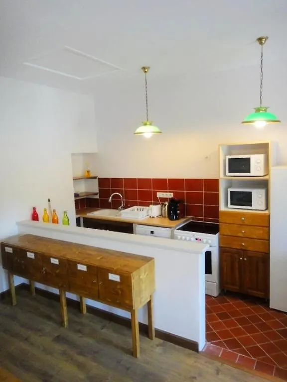 Les Terres De Saint Hilaire Bed and Breakfast Ollières 0*,